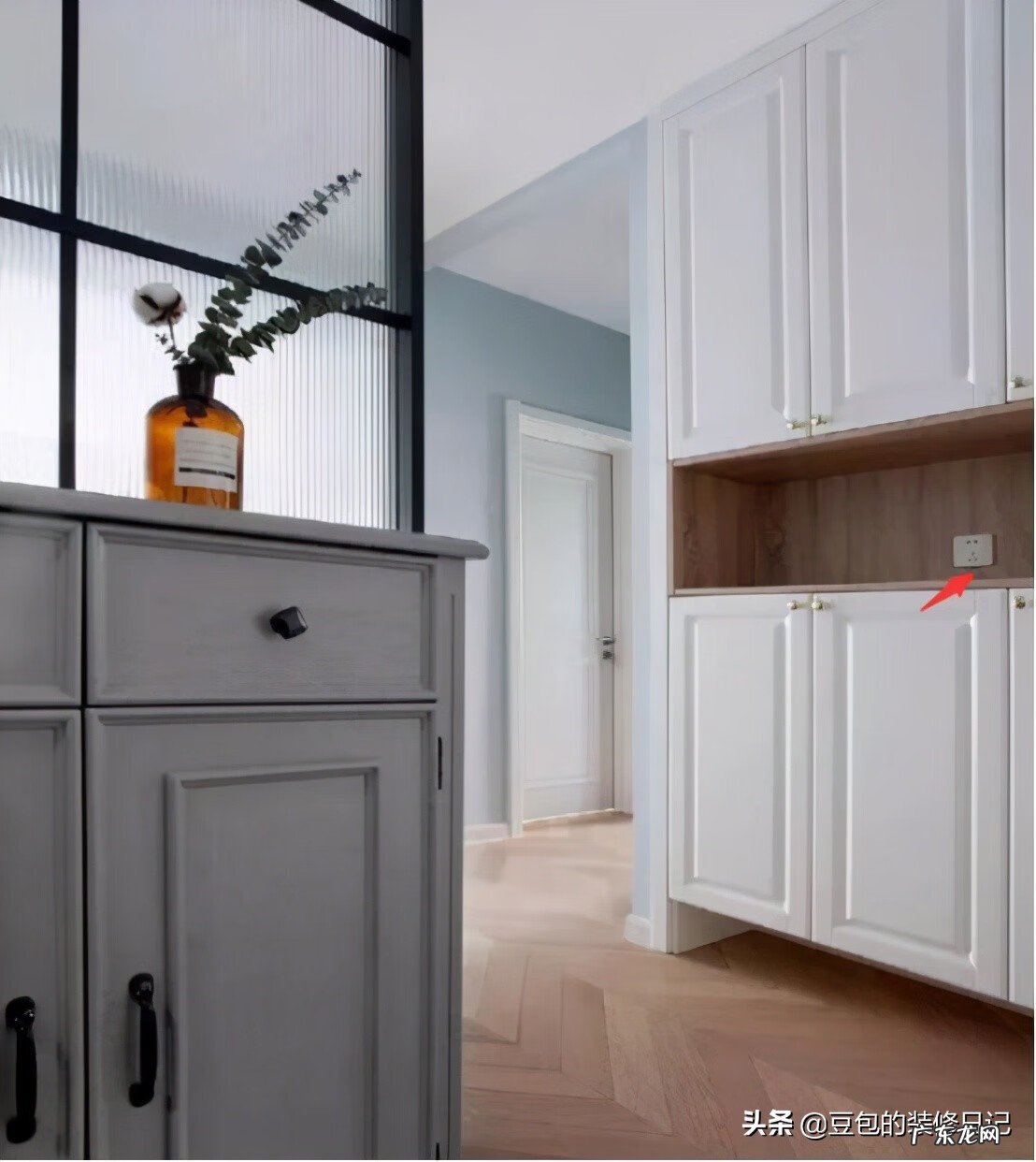 床头中间有插座风水 房间插排怎么布置