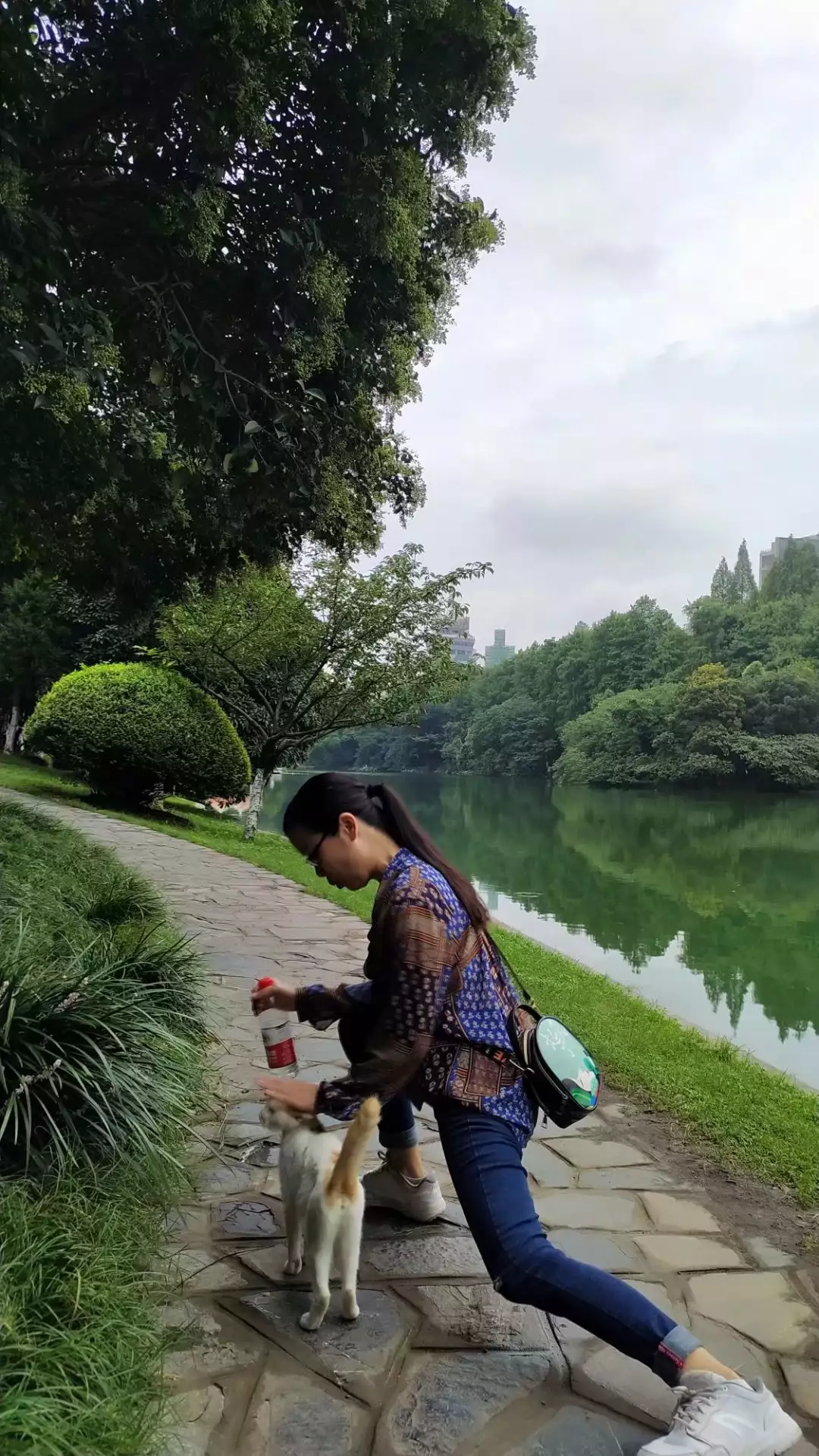 成由勤俭败由奢,现在怎样才能发扬中华民族勤俭持家的优良传统?