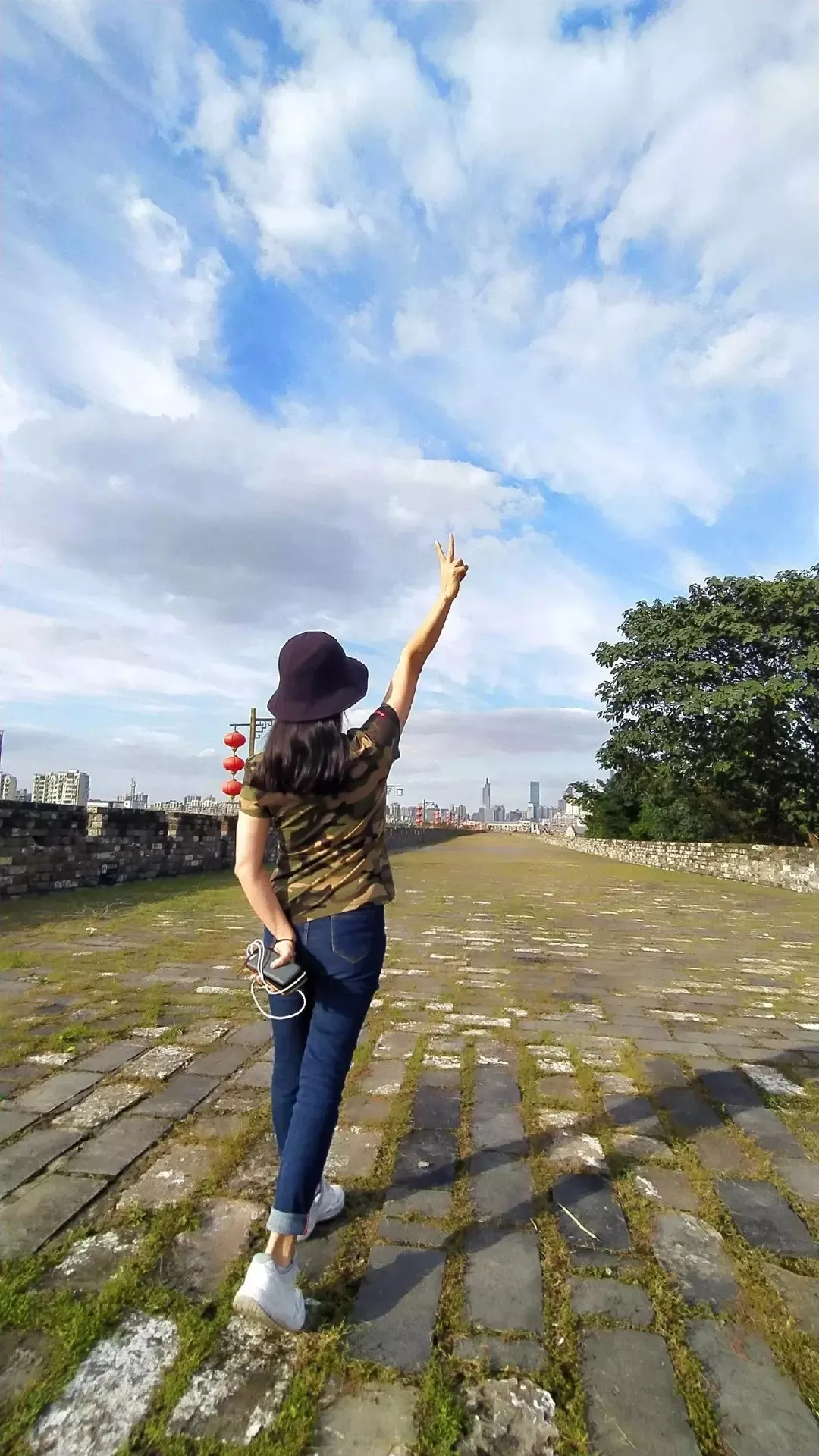 成由勤俭败由奢,现在怎样才能发扬中华民族勤俭持家的优良传统?