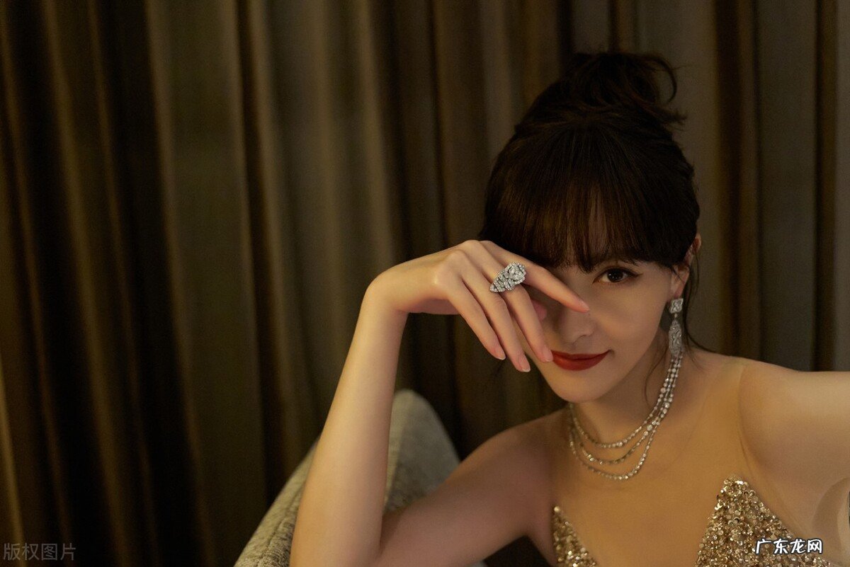 大家好,你们喜欢什么明星,为什么?我喜欢杨紫、杨幂、迪丽热巴?