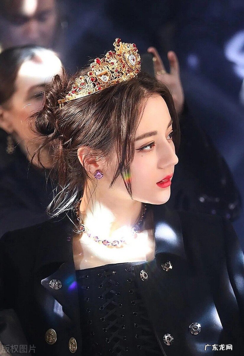 大家好,你们喜欢什么明星,为什么?我喜欢杨紫、杨幂、迪丽热巴?