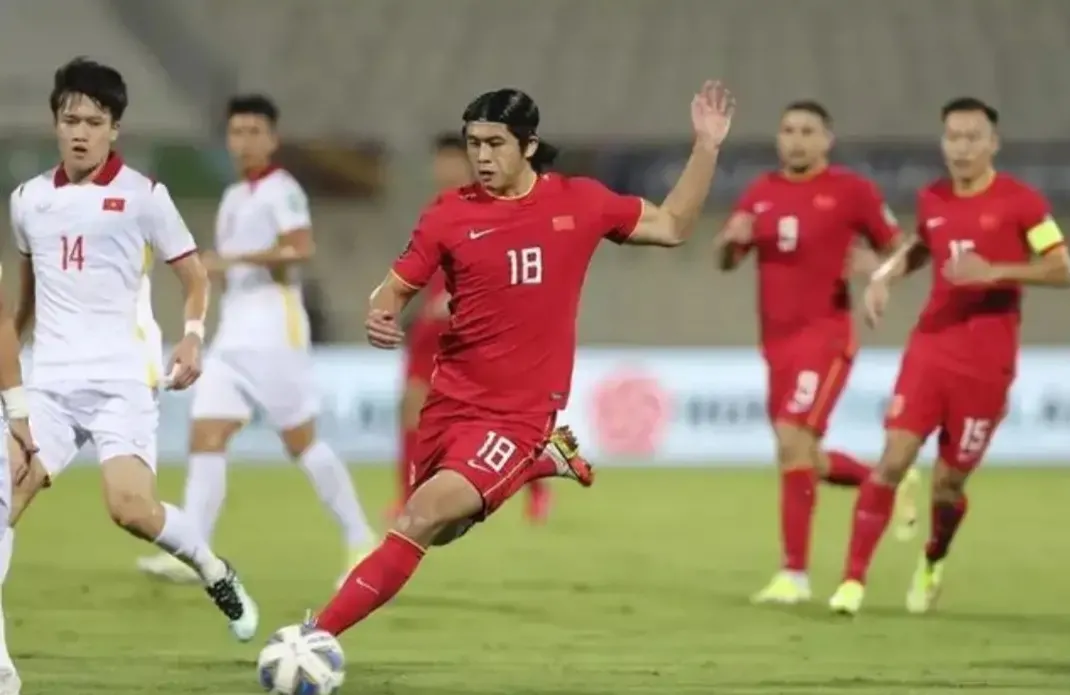 我有个很有足球天赋的儿子,需要投入多少钱才能踢上职业联赛?