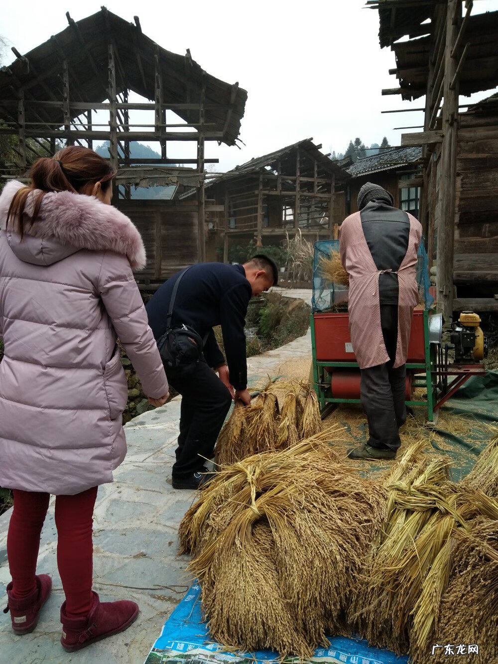 房屋后面有溪风水 寨子风水大师