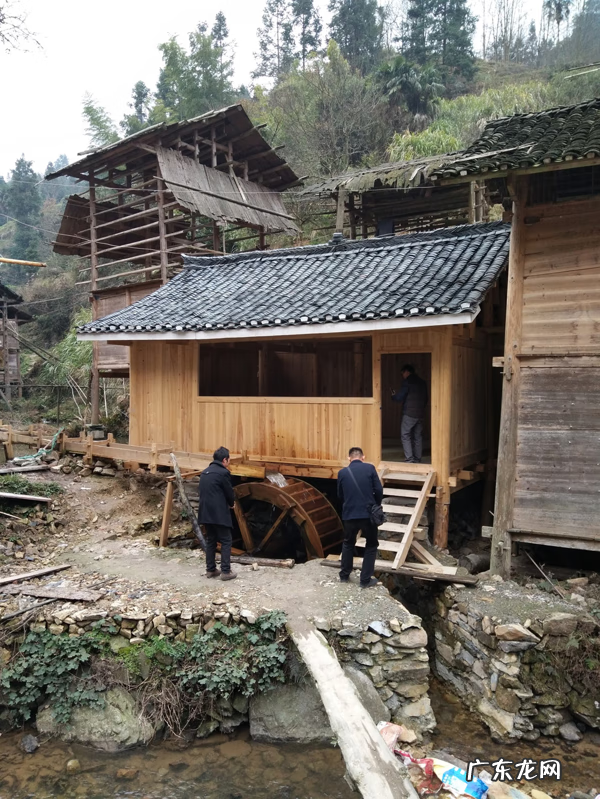 房屋后面有溪风水 寨子风水大师