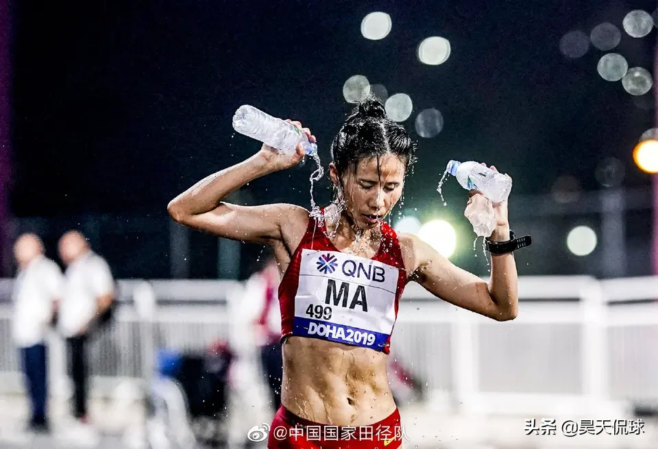 梁瑞女子50公里竞走夺得田径世锦赛中国队首金,她冲刺时已是凌晨4点,这是怎么回事?