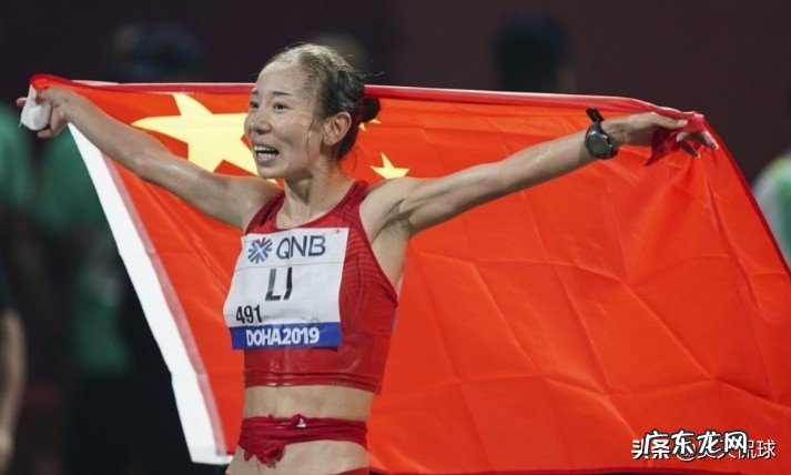 梁瑞女子50公里竞走夺得田径世锦赛中国队首金,她冲刺时已是凌晨4点,这是怎么回事?