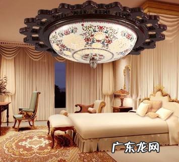 卧室两个灯怎么搭配 一个房间2个灯风水如何看