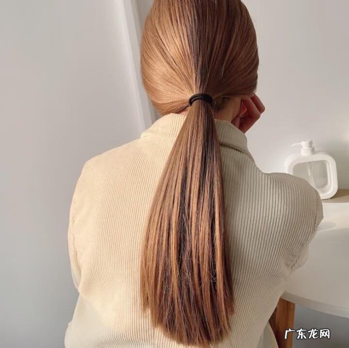 扎马尾简单好看的步骤 马尾怎么扎好看又简单