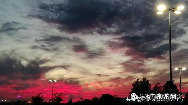 你知道现在几点 加拿大现在是什么时间