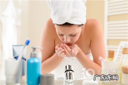 脸肿的原因是什么 脸肿是什么原因引起的怎么办