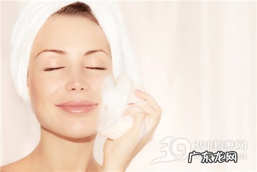 脸肿的原因是什么 脸肿是什么原因引起的怎么办