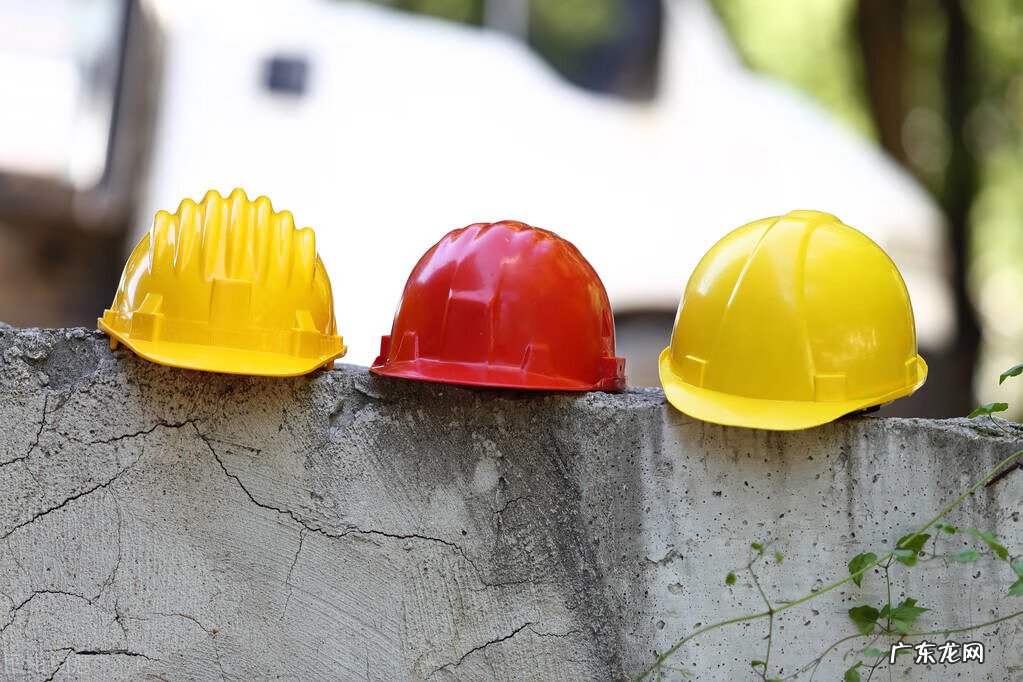 化妆品过期还能用两年 过期化妆品怎样处理