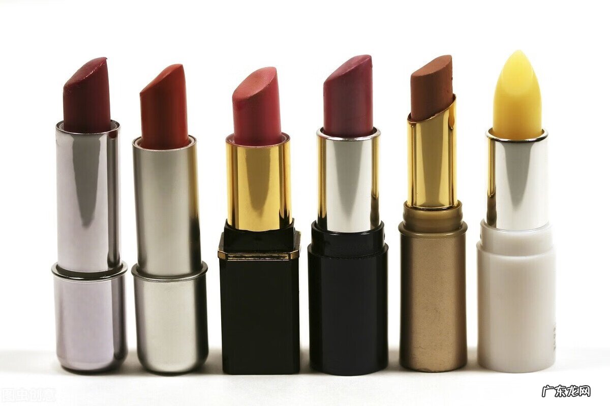 化妆品过期还能用两年 过期化妆品怎样处理