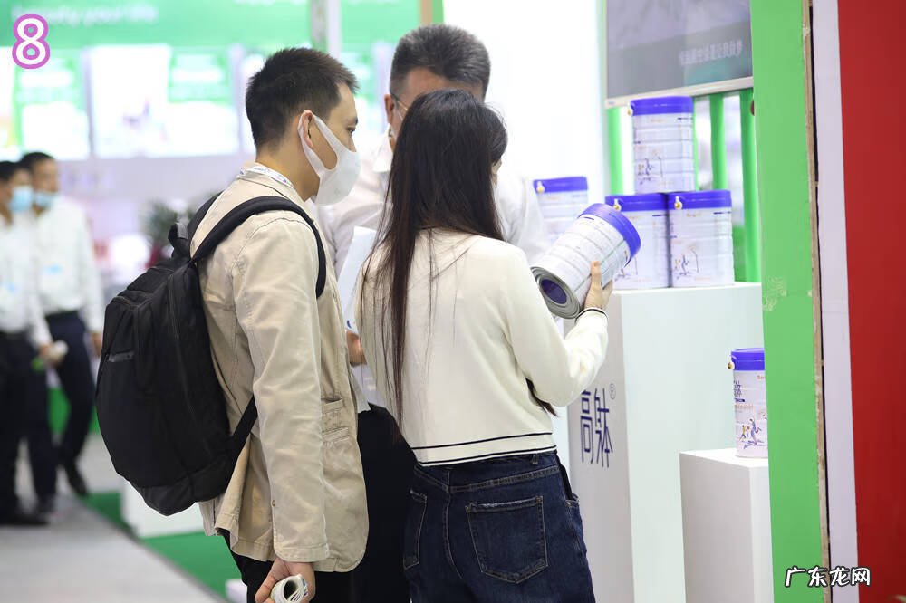 婴幼儿奶粉配方 儿童配方奶粉和纯牛奶哪个好