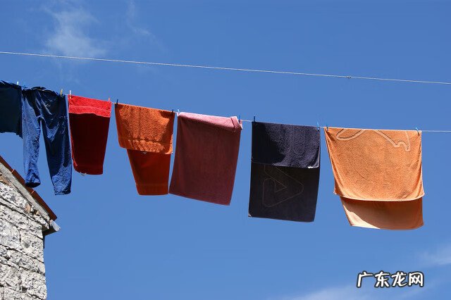 毛巾发黑是什么原因 毛巾变黑了还能用吗