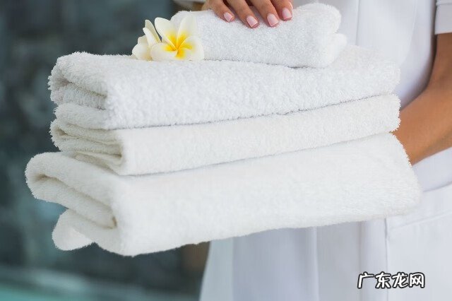 毛巾发黑是什么原因 毛巾变黑了还能用吗