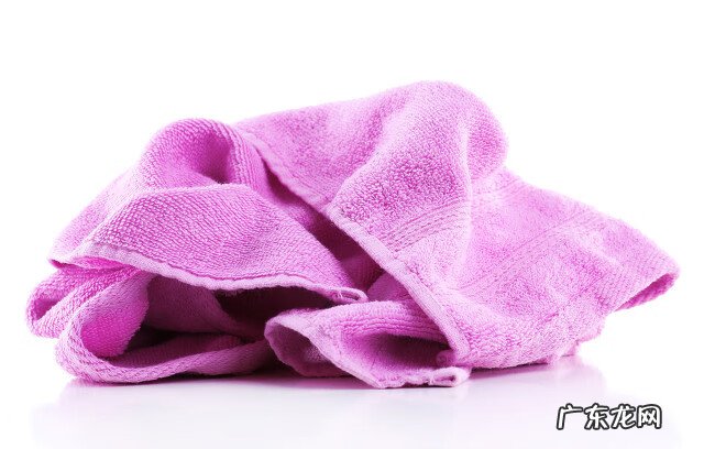 毛巾发黑是什么原因 毛巾变黑了还能用吗