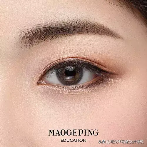 化妆的正确使用顺序方法 有眼袋如何化妆