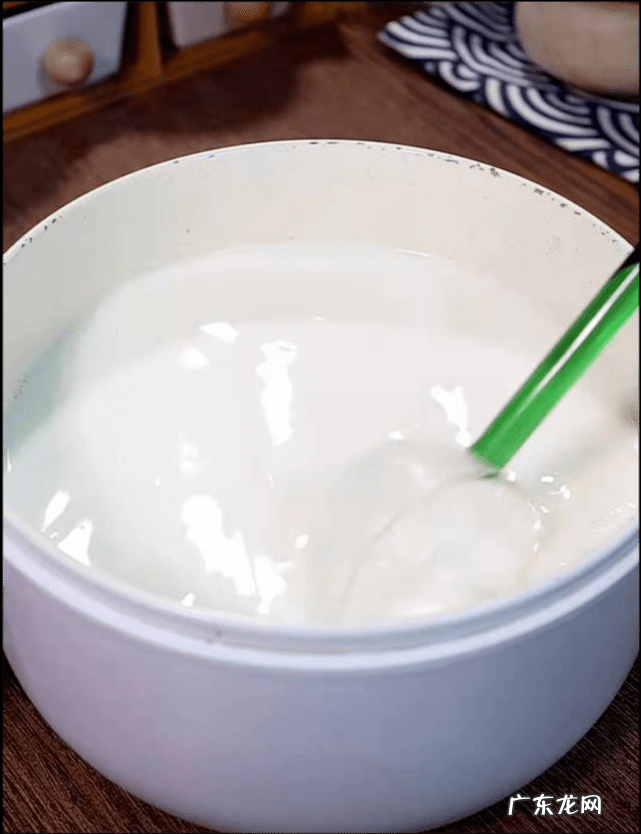 牛奶水果果冻的做法 牛奶果冻的做法最简单