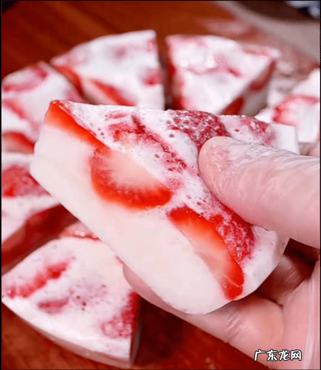 牛奶水果果冻的做法 牛奶果冻的做法最简单