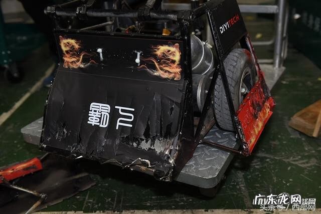 小学生机器人格斗赛 机器人格斗赛视频