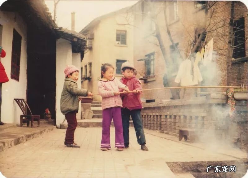 出门下坡回家上坡风水 楼房在上坡的位置风水