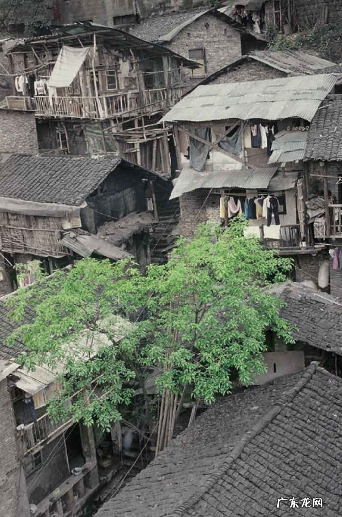出门下坡回家上坡风水 楼房在上坡的位置风水