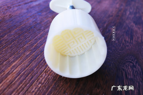 冰皮月饼的配方与制作方法 冰皮月饼的做法及配方窍门