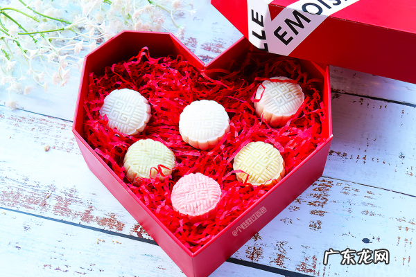 冰皮月饼的配方与制作方法 冰皮月饼的做法及配方窍门