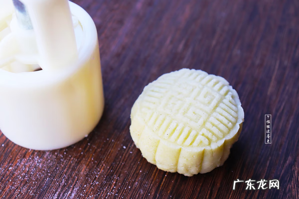 冰皮月饼的配方与制作方法 冰皮月饼的做法及配方窍门