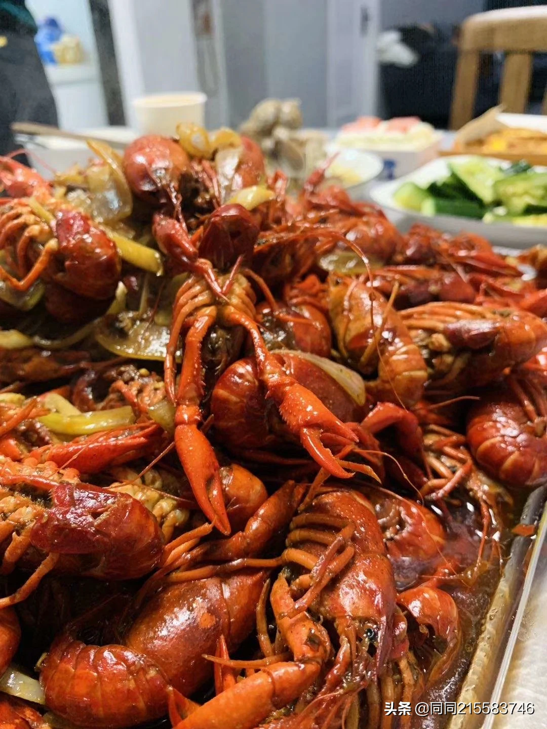 如果你做了一顿丰盛的晚餐，你会想和谁一起度过，为什么？