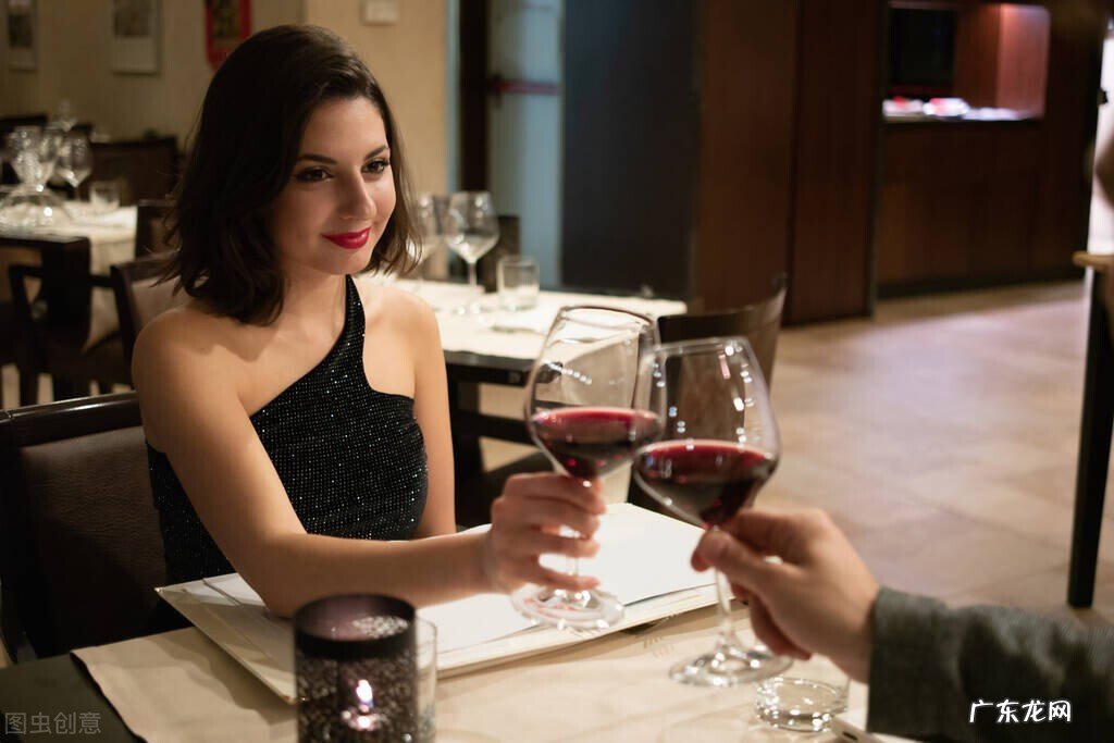 现在请客吃饭到底怎样点菜?