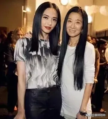 有哪些适合老年人留的长发发型?