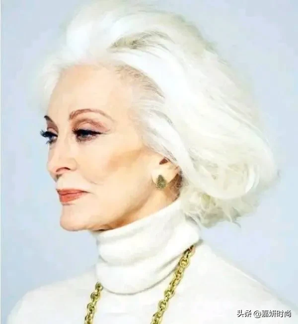 有哪些适合老年人留的长发发型?