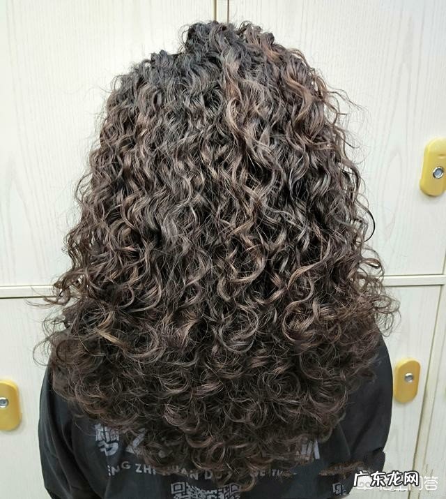 有哪些适合老年人留的长发发型?