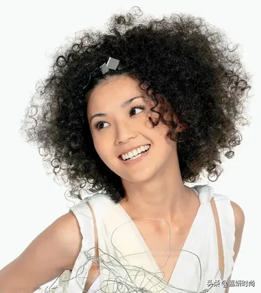 有哪些适合老年人留的长发发型?