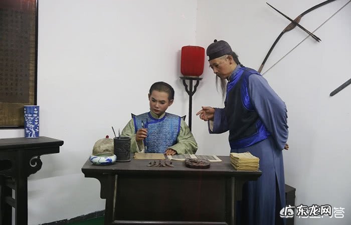 民间有言，家有三斗糠，不当孩子王。你如何理解？