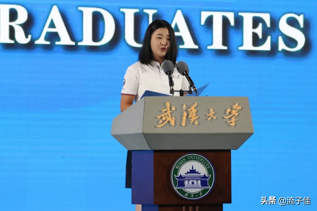武大新生因未被选上新生代表,自己冲上讲台演讲,你如何看?