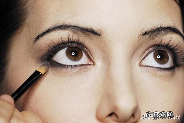 正确画眼线的方法 如何画眼线