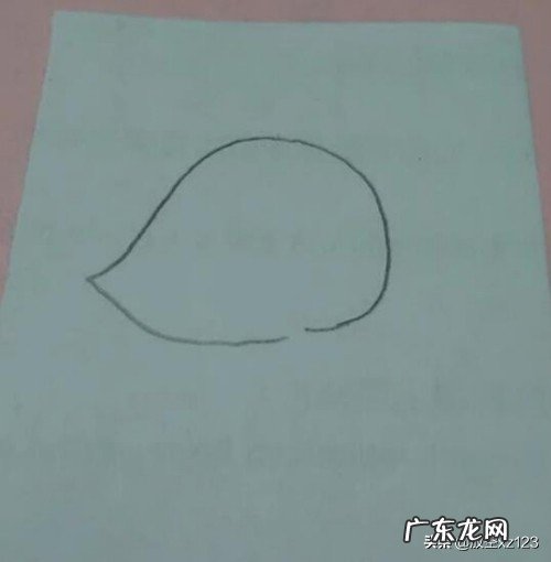 卡通人物女孩彩色简笔画怎么画?