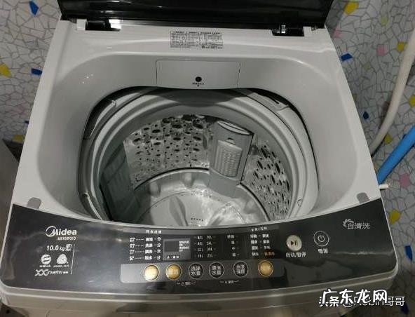 洗衣机里边的污垢，有什么方法能清除？