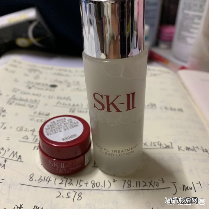 哪三种是女生必备的化妆品？