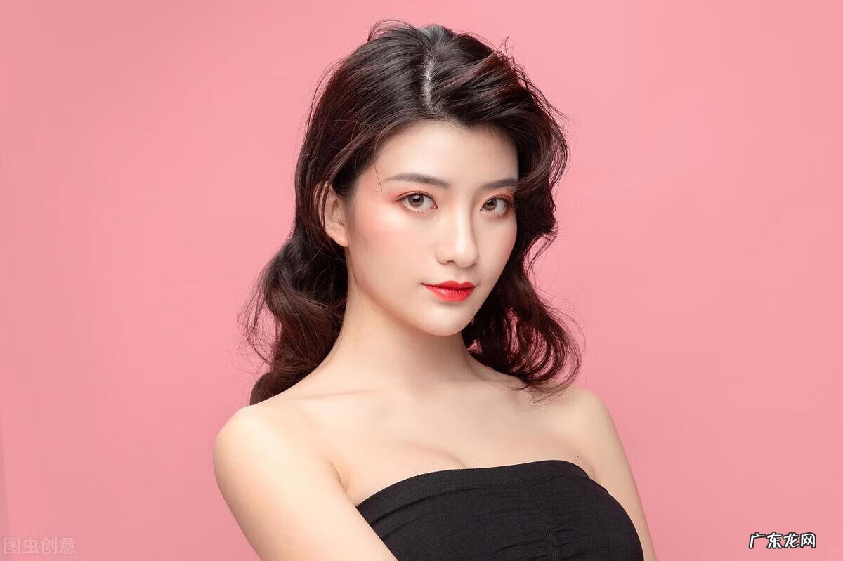 肤色穿搭技巧 肤色搭配什么颜色最好看