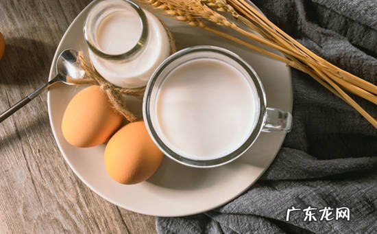 早餐选择鸡蛋牛奶还是馒头和粥?