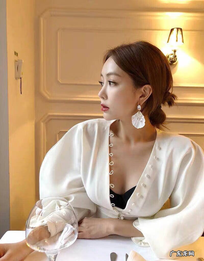 打耳洞会破坏风水吗 耳洞里面是空的吗