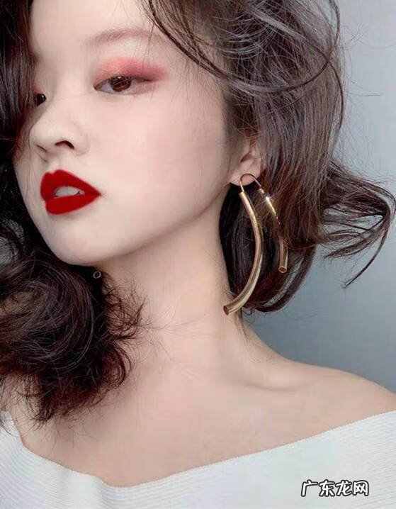 打耳洞会破坏风水吗 耳洞里面是空的吗