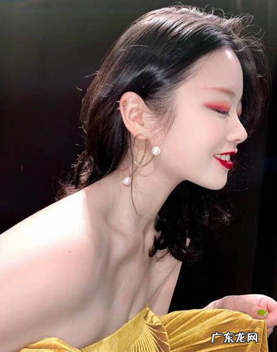 打耳洞会破坏风水吗 耳洞里面是空的吗