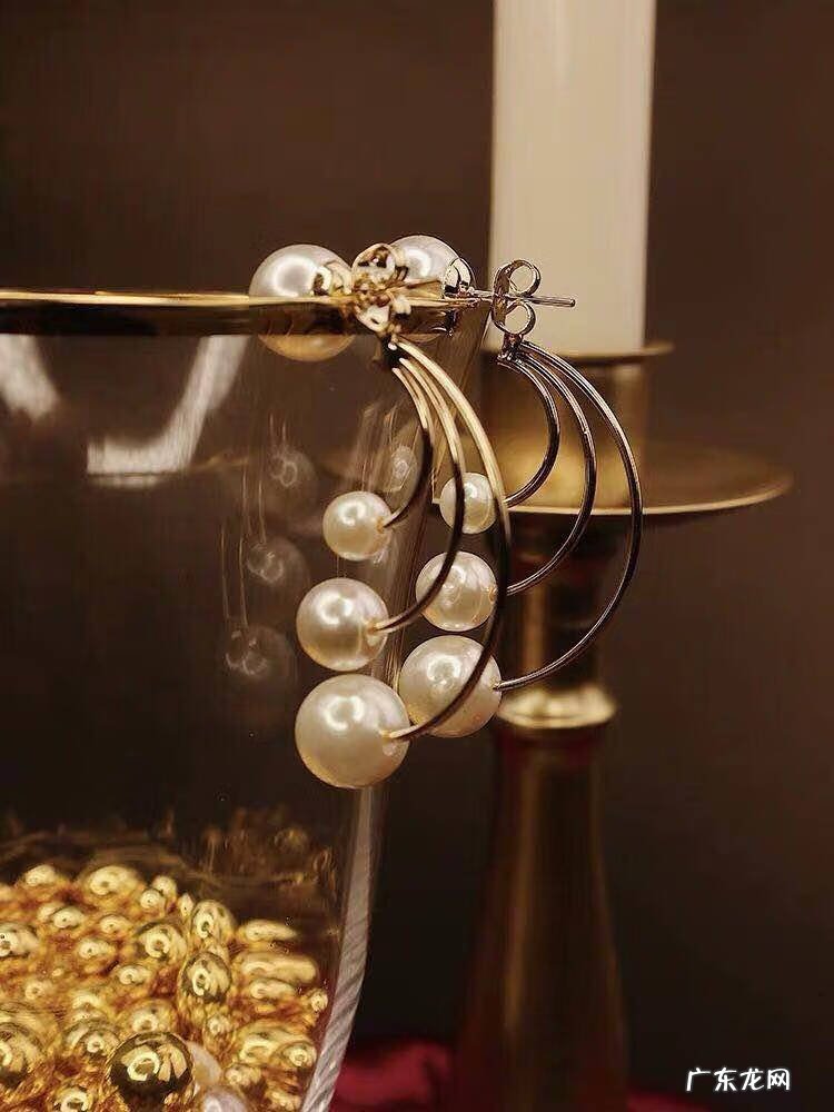 打耳洞会破坏风水吗 耳洞里面是空的吗