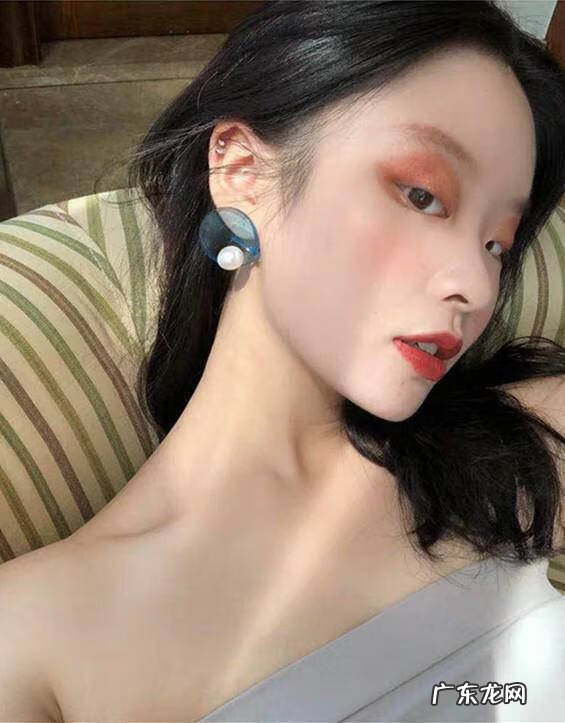 打耳洞会破坏风水吗 耳洞里面是空的吗