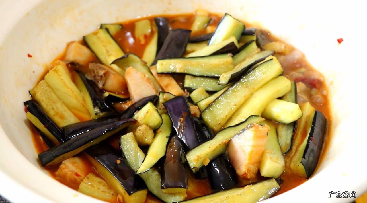 鱼香茄子的配料 鱼香茄子里面有鱼吗